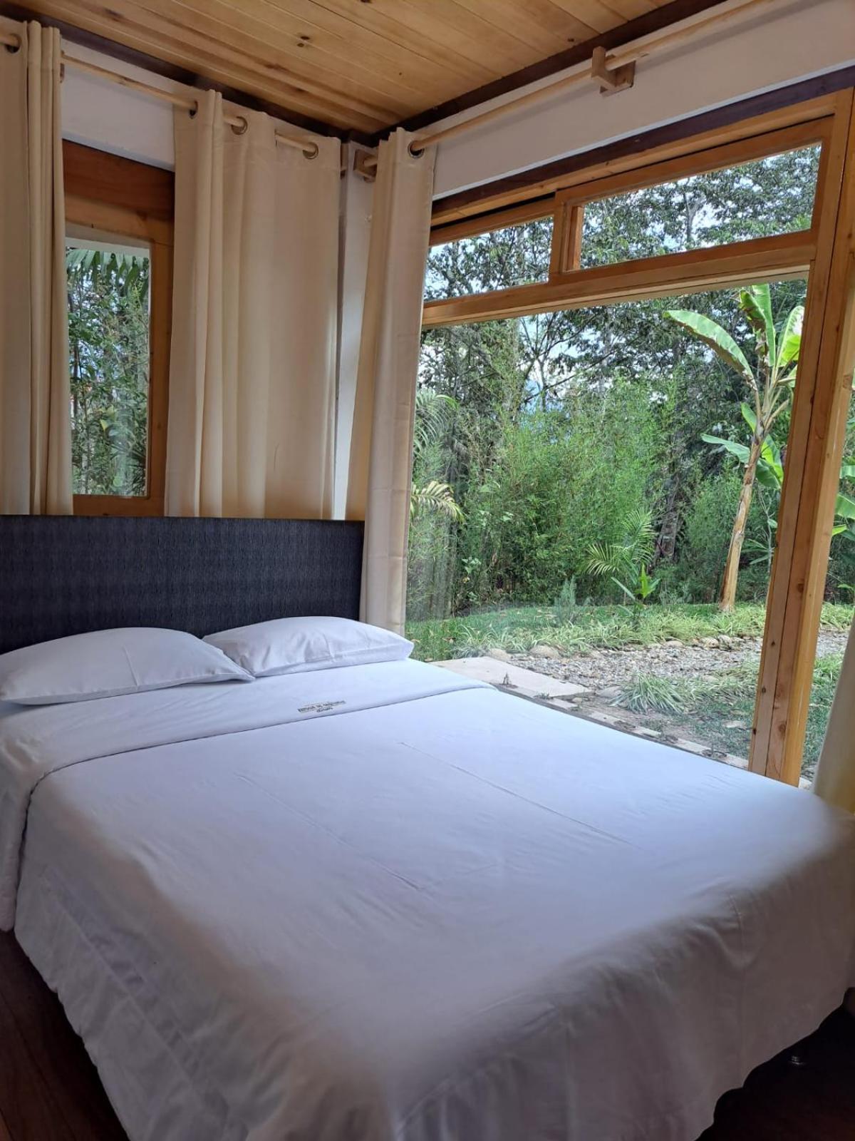 Refugio De Orquideas Villa Oxapampa Luaran gambar