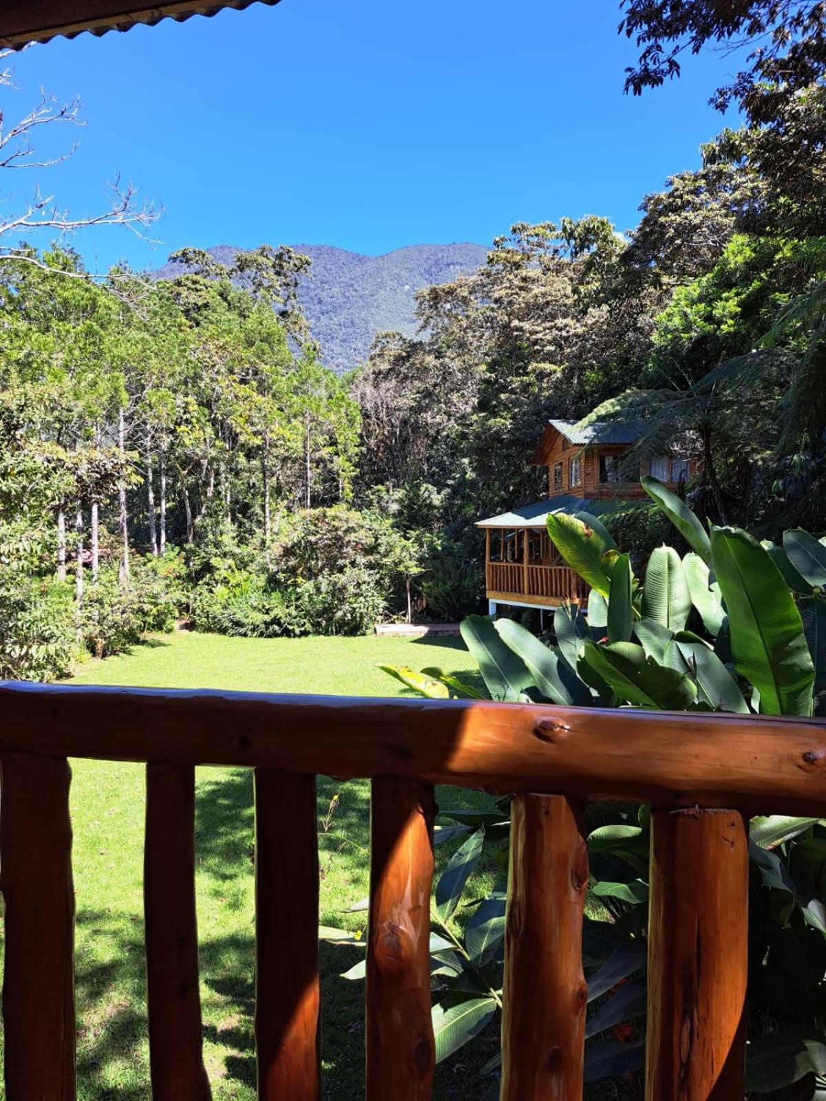 Refugio De Orquideas Villa Oxapampa Luaran gambar